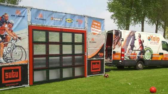Sutu: Interactive Wall to Rent for Football Games